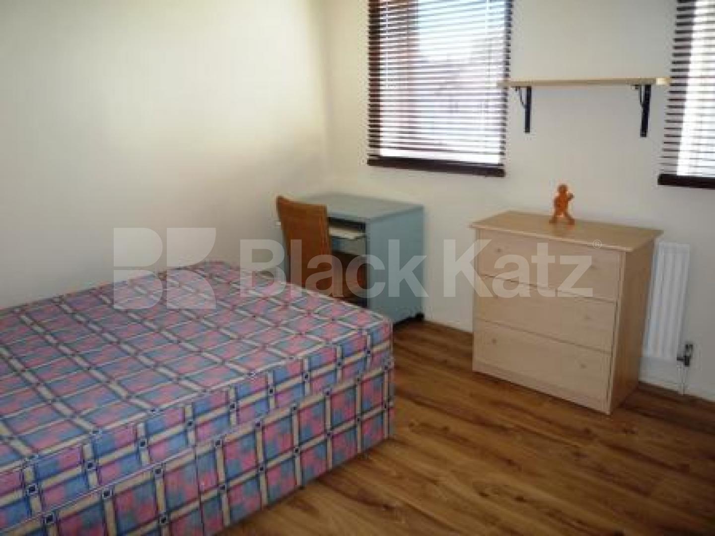 			4 Bedroom, 1 bath, 1 reception House			 Minster Walk, CROUCH END